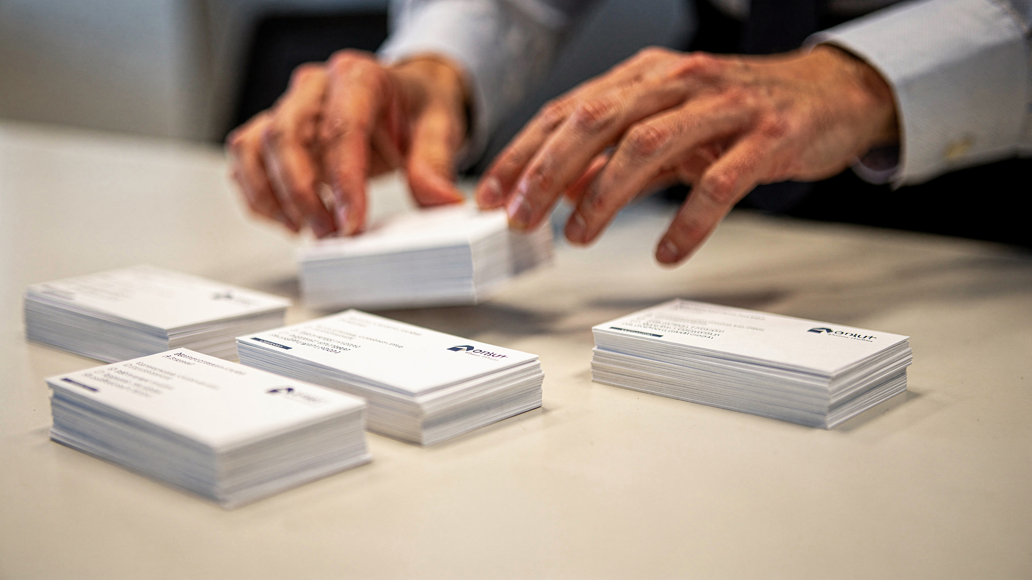 Stapel von Papiervisitenkarten